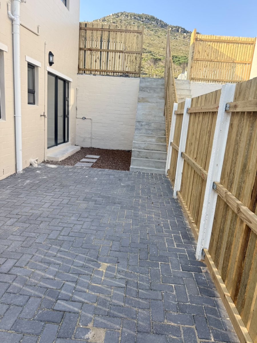 To Let 3 Bedroom Property for Rent in Kommetjie Western Cape